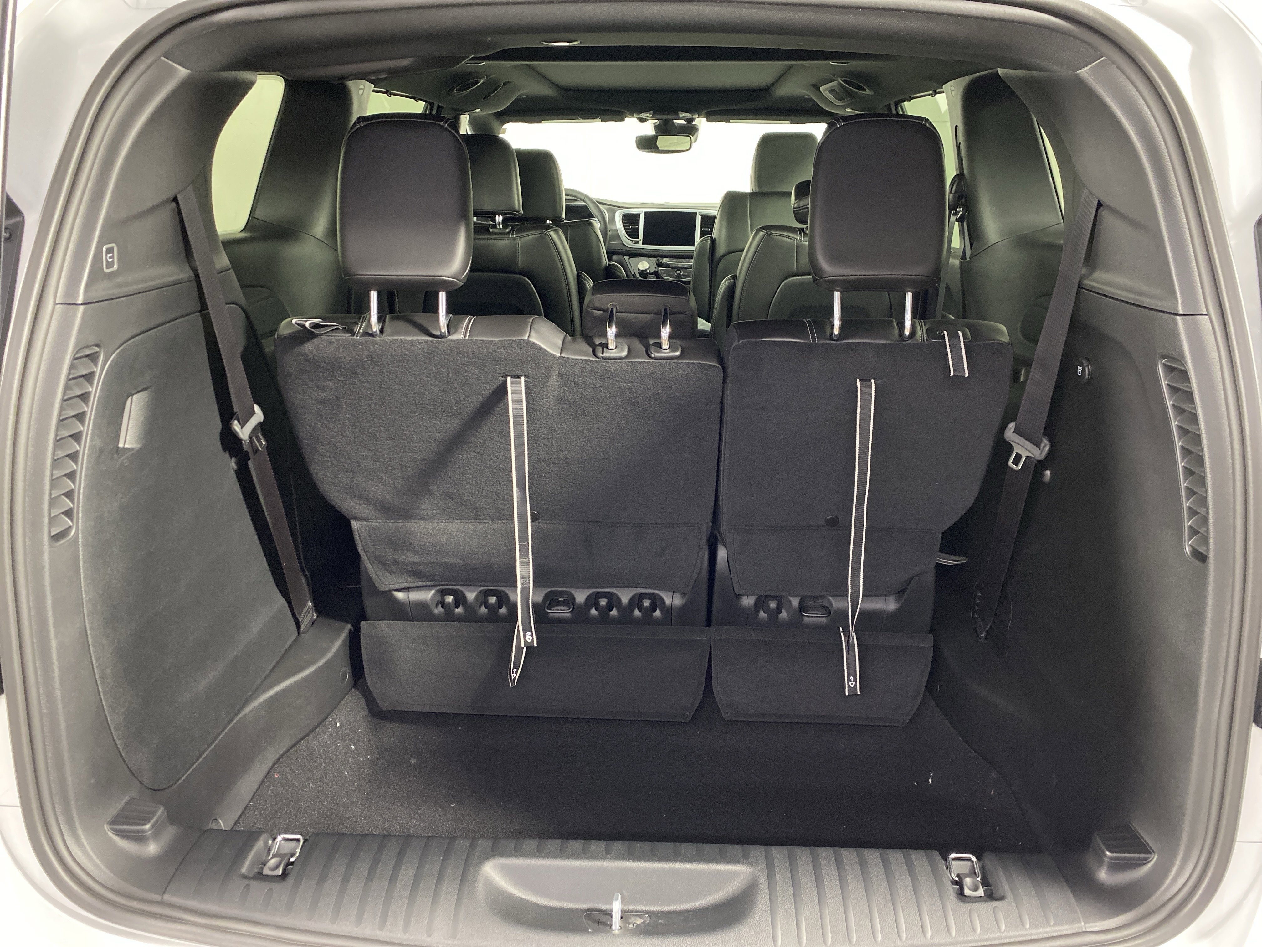 New 2026 Chrysler Pacifica Select FWD image 32