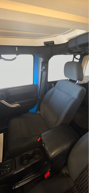 Used 2012 Jeep Wrangler Unlimited Sahara w/ Connectivity Group AWD/4WD image 20