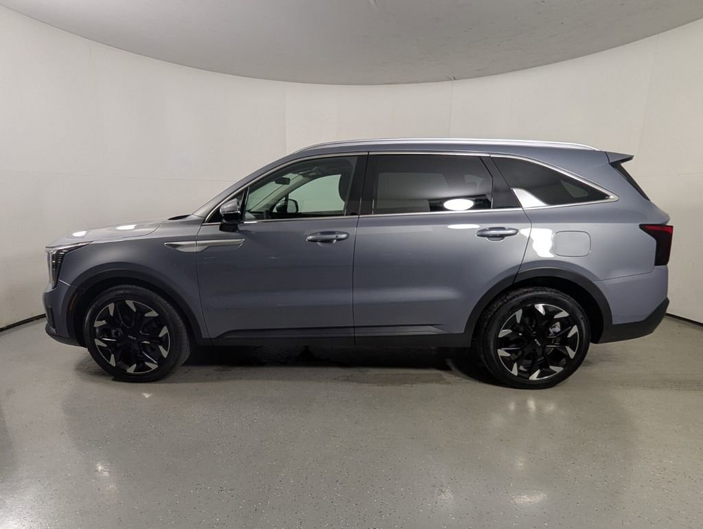 Used 2025 Kia Sorento EX w/ Panoramic Sunroof Package image 4