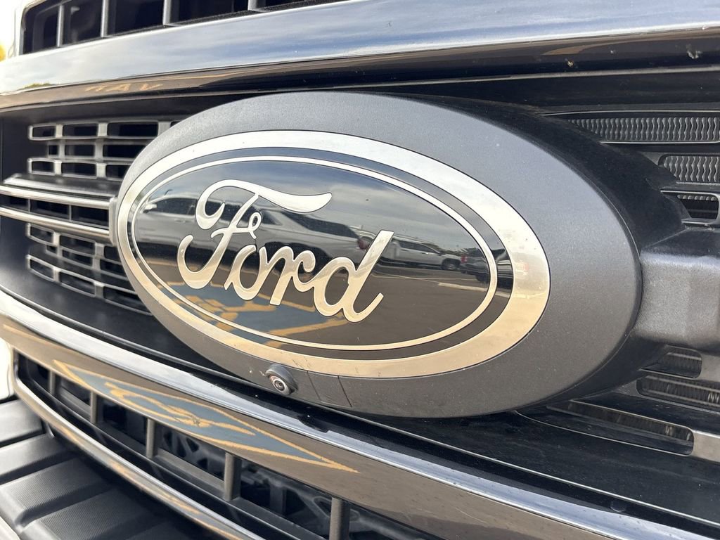 Used 2022 Ford F250 Lariat w/ Black Appearance Package image 31