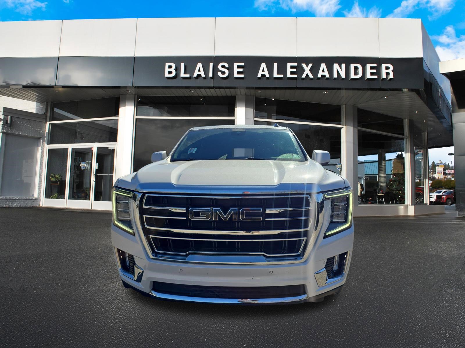 Used 2023 GMC Yukon SLT AWD/4WD image 8