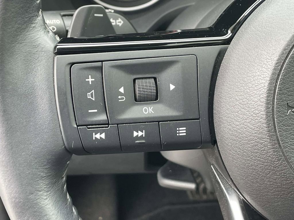 Used 2022 Nissan Rogue SL w/ SL Premium Package image 19