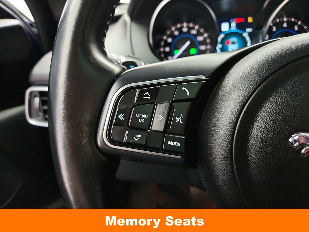 Used 2020 Jaguar F-PACE Premium image 25