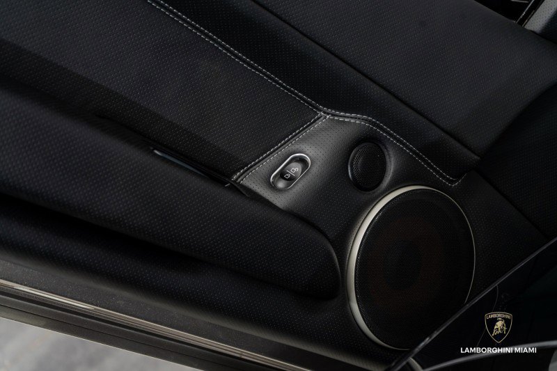 Used 2006 Lamborghini Murcielago Roadster image 39