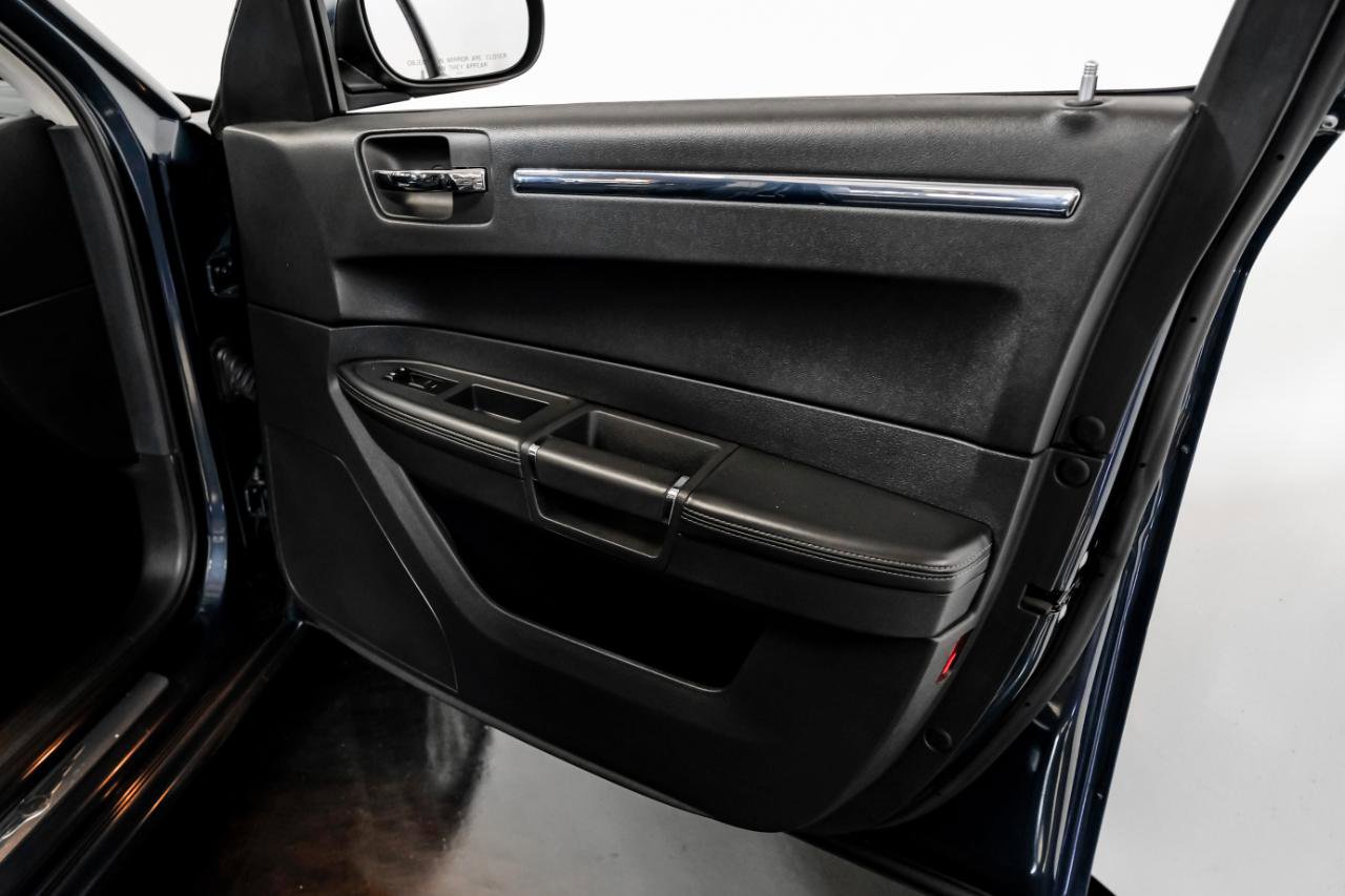 Used 2008 Chrysler 300 SRT8 w/ SRT Option Group II image 44