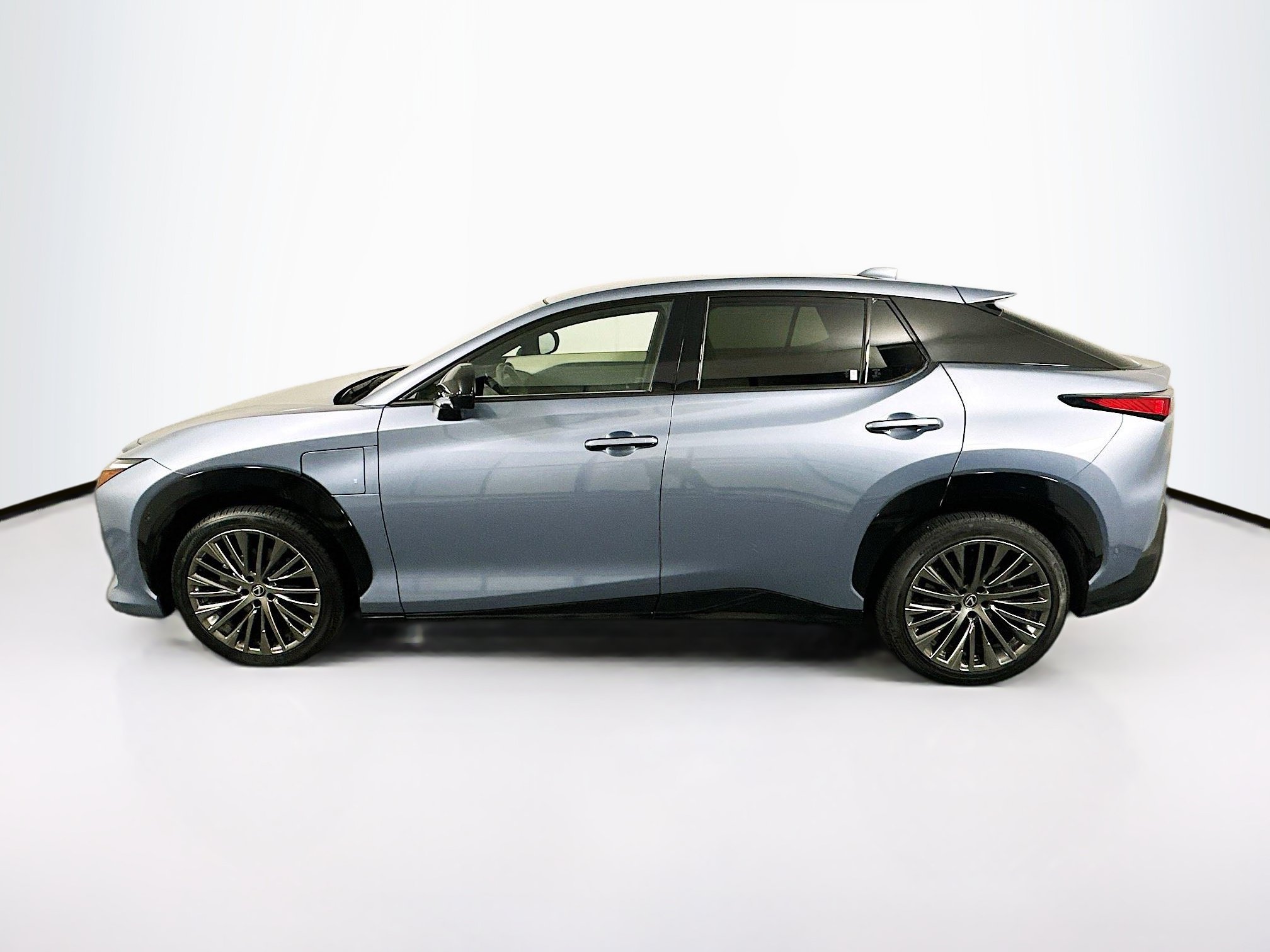 Used 2024 Lexus RZ 450e Premium w/ Accessory Package (2T) AWD/4WD image 4