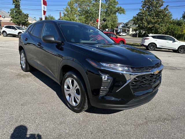 Used 2024 Chevrolet Trax LS FWD image 11
