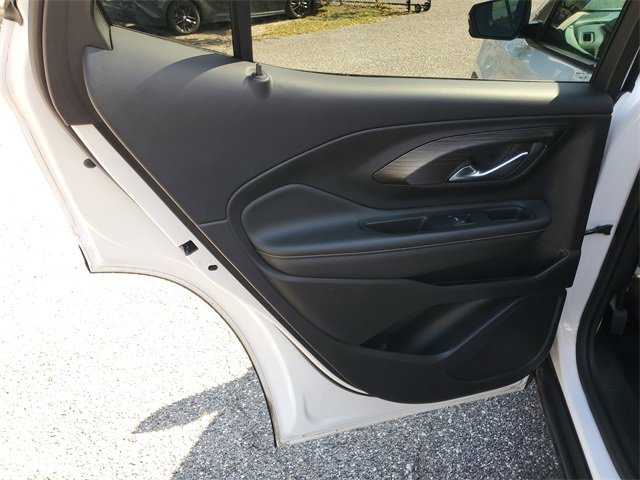 Used 2024 GMC Terrain SLT image 30