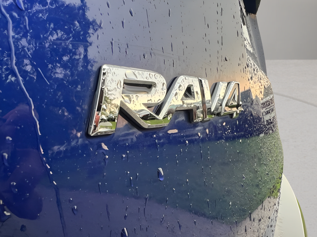 Used 2015 Toyota RAV4 Limited w/ Technology Package AWD/4WD image 12