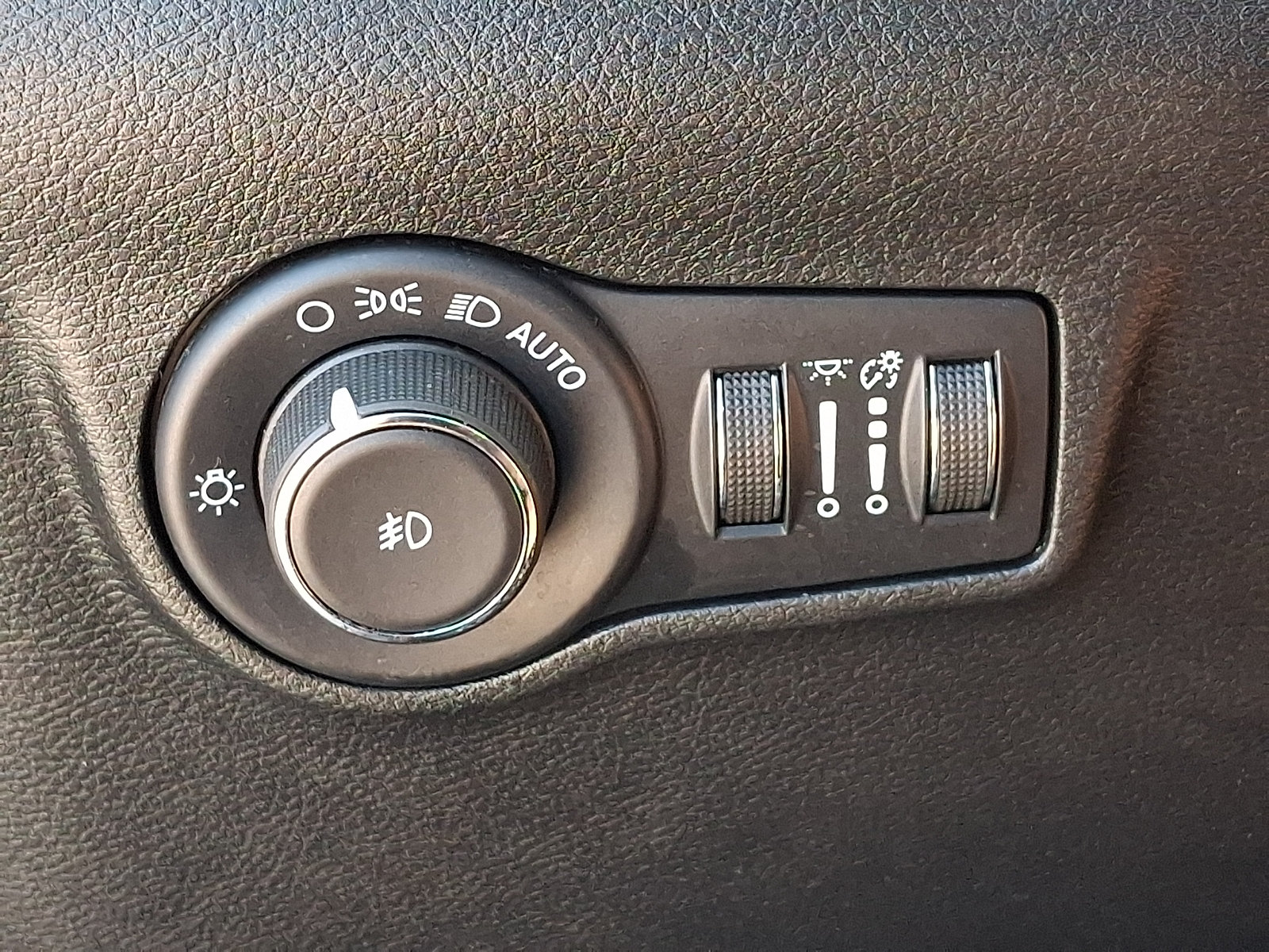 Used 2022 Jeep Compass Latitude w/ Convenience Group AWD/4WD image 25