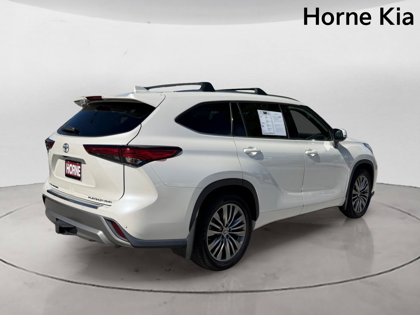 Used 2021 Toyota Highlander Platinum AWD/4WD image 4