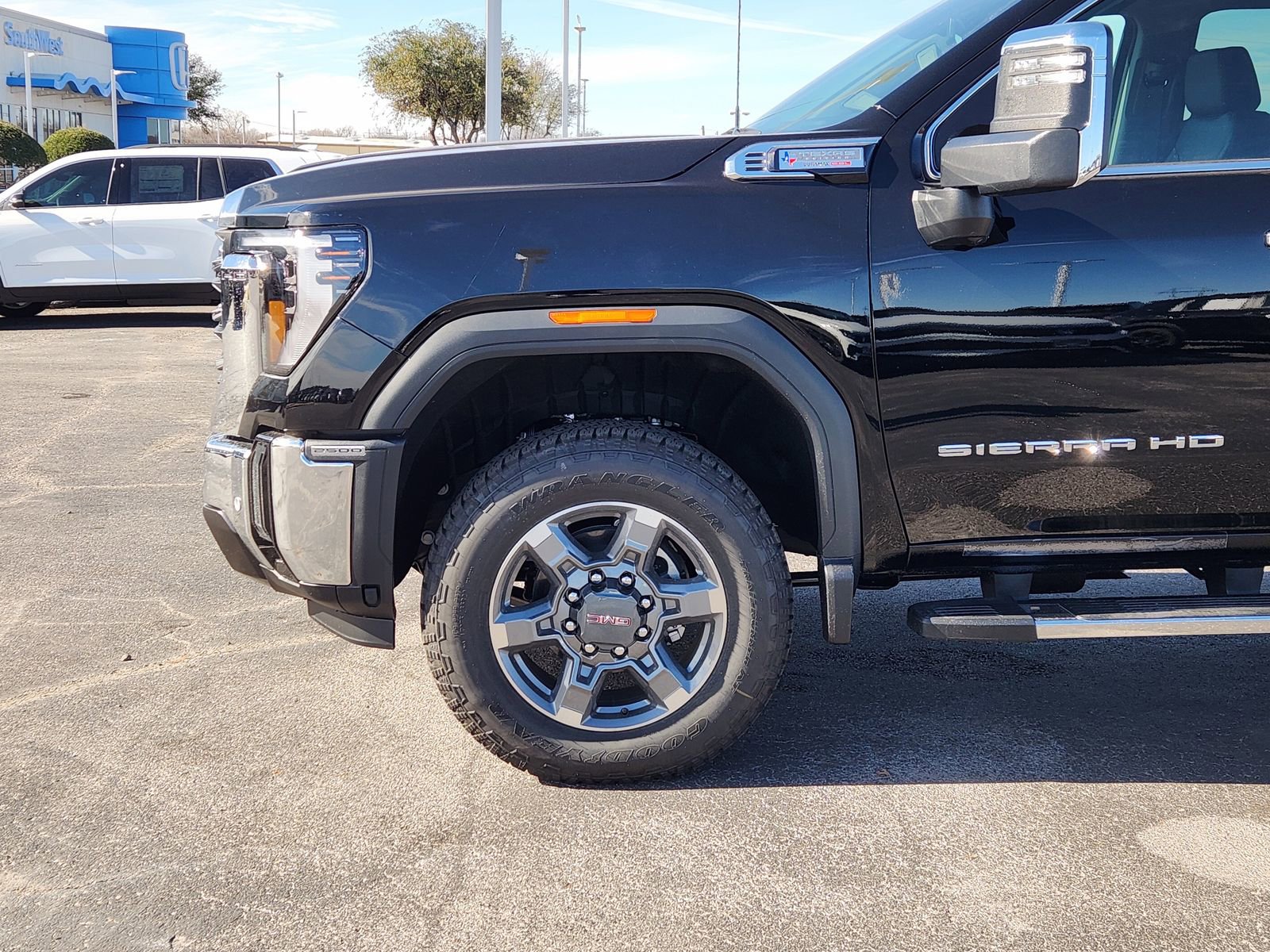 New 2026 GMC Sierra 2500 SLT w/ Texas SLT Premium Package image 9