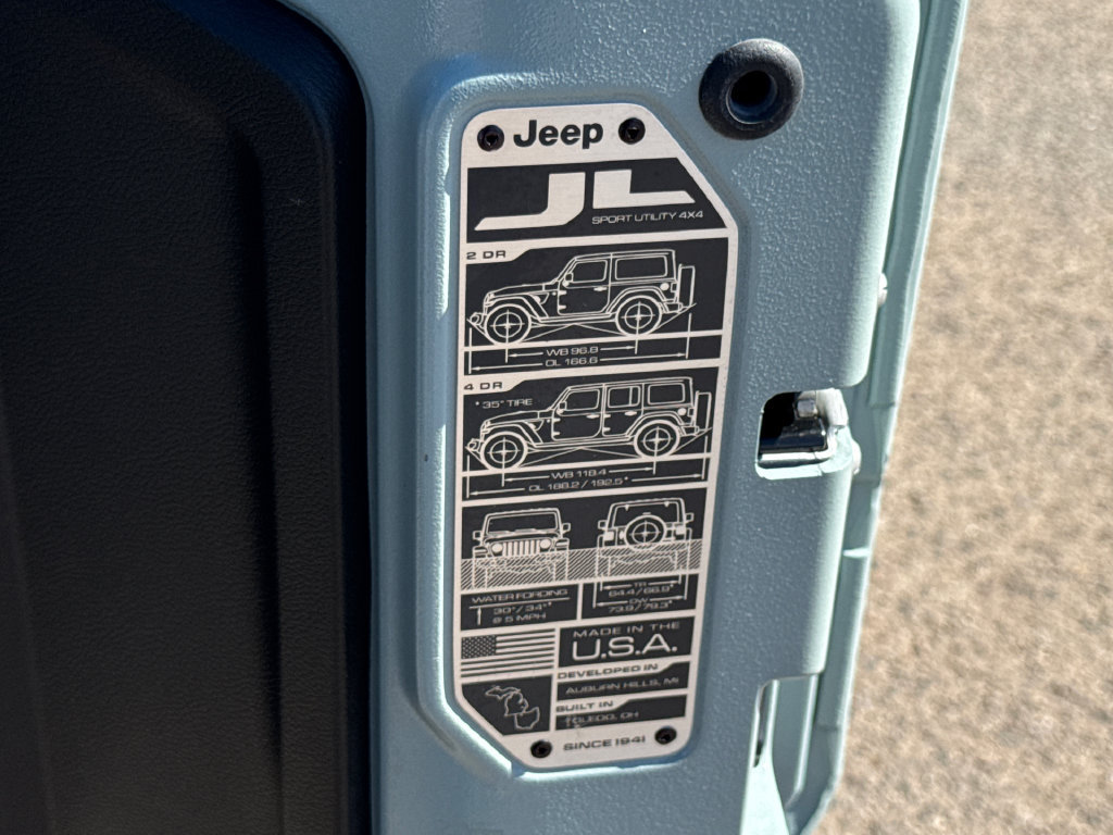 Certified 2024 Jeep Wrangler Unlimited w/ Convenience Group AWD/4WD image 13