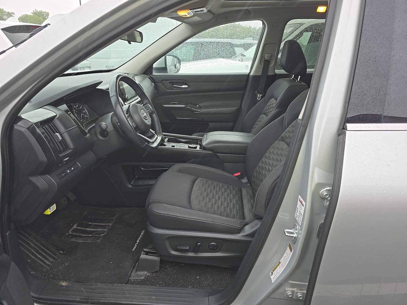 Used 2022 Nissan Pathfinder SV w/ SV Premium Package AWD/4WD image 6