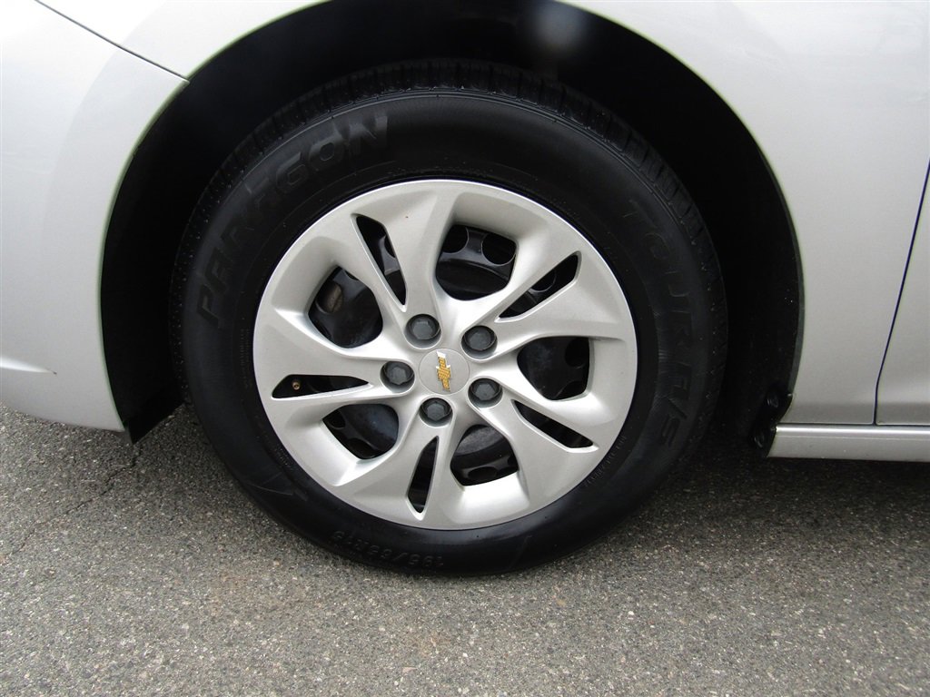 Used 2019 Chevrolet Cruze LS image 12