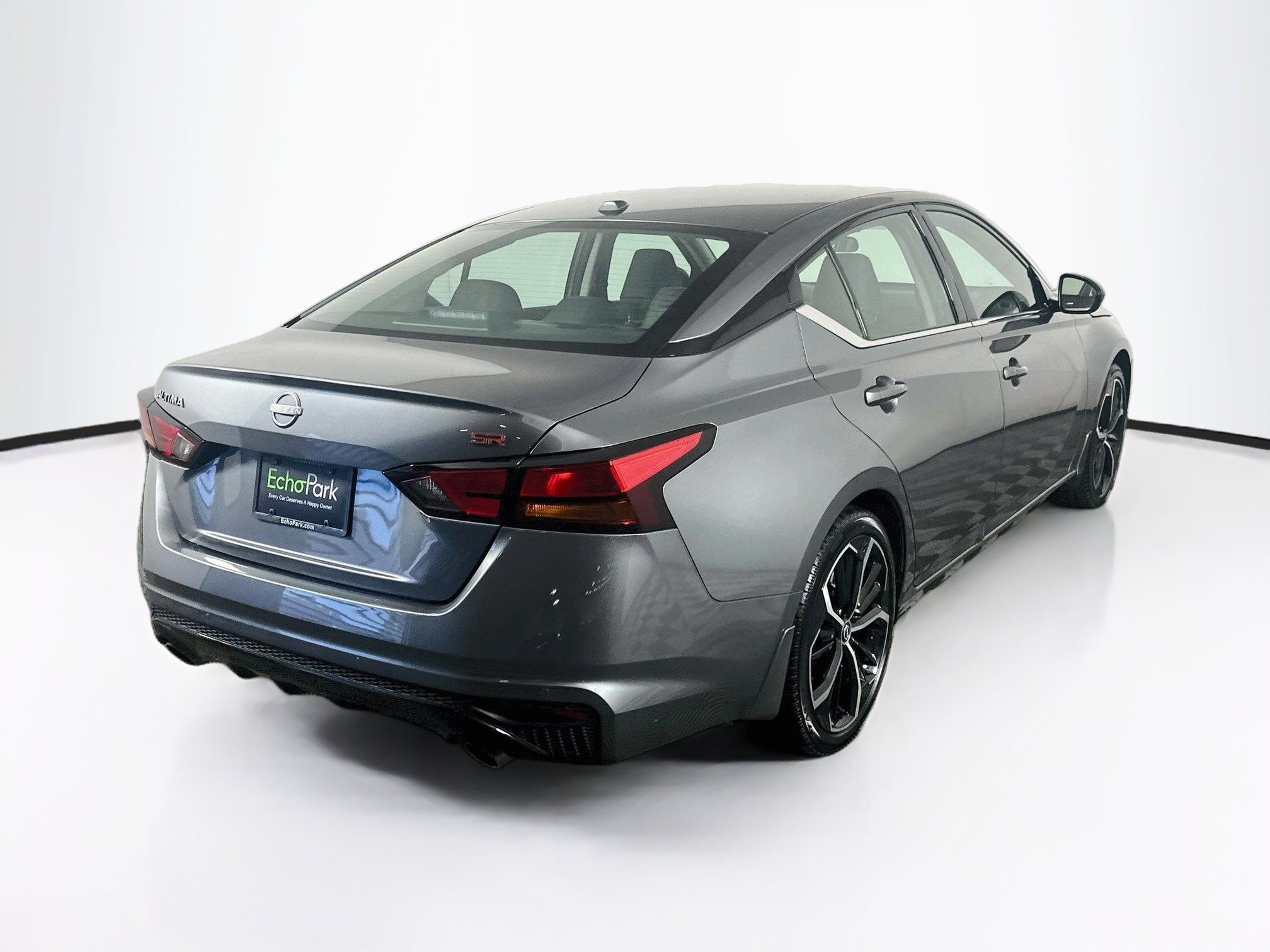 Used 2024 Nissan Altima 2.5 SR FWD image 9