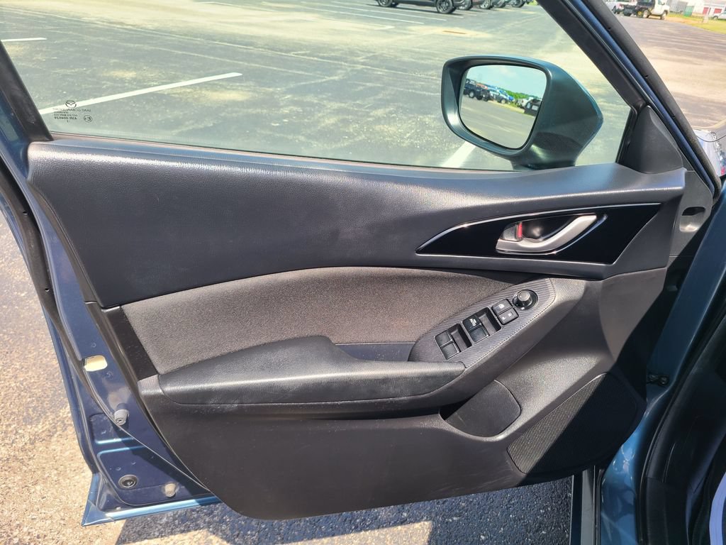 Used 2016 MAZDA MAZDA3 i Sport w/ Preferred Equipment Package FWD image 19