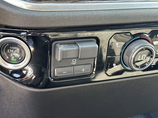 Used 2025 Chevrolet Silverado 3500 LT w/ Convenience Package image 39