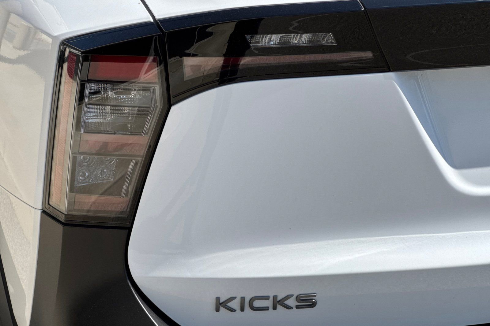 Used 2025 Nissan Kicks SV image 24