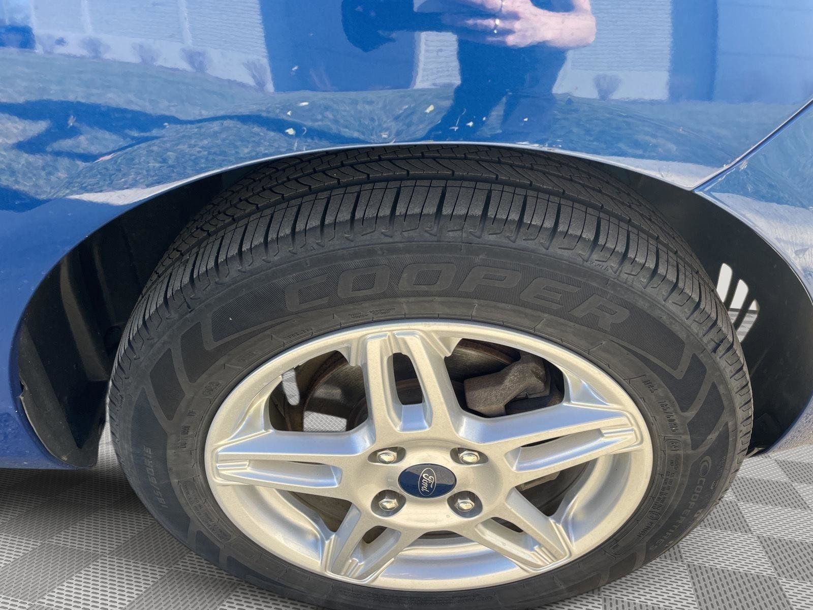 Used 2019 Ford Fiesta SE image 9