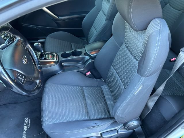 Used 2013 Hyundai Genesis 2.0T RWD image 9