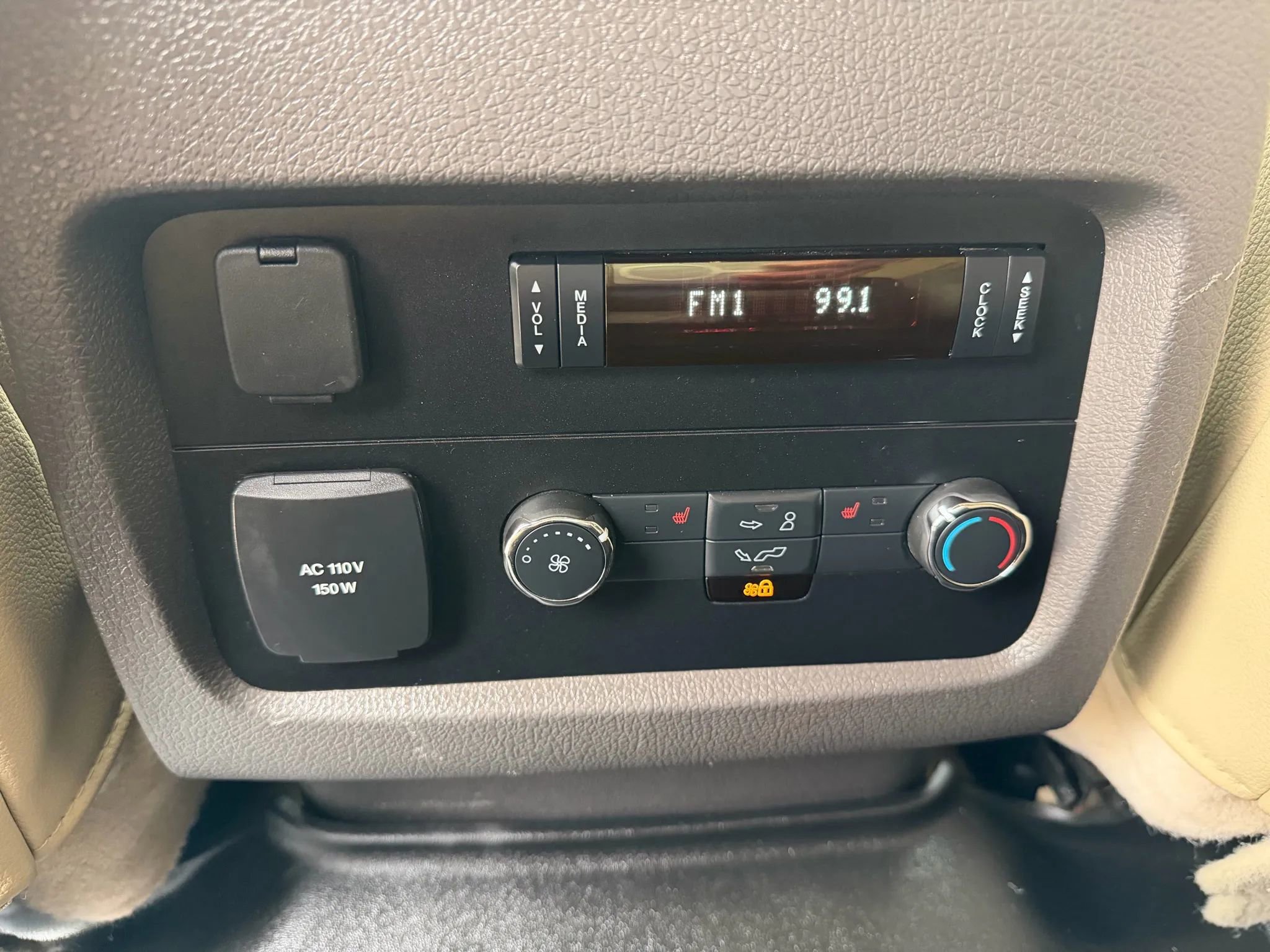 Used 2015 Lincoln Navigator L 4WD w/ Equipment Group 101A Reserve image 37