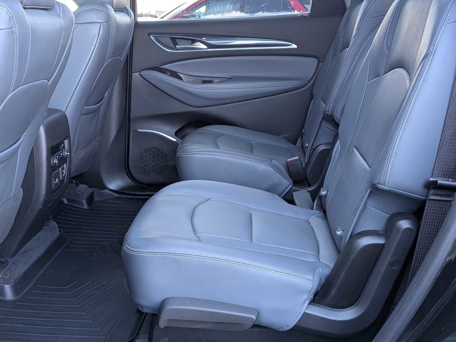 Used 2020 Buick Enclave Essence w/ Sound and Sites Package image 18