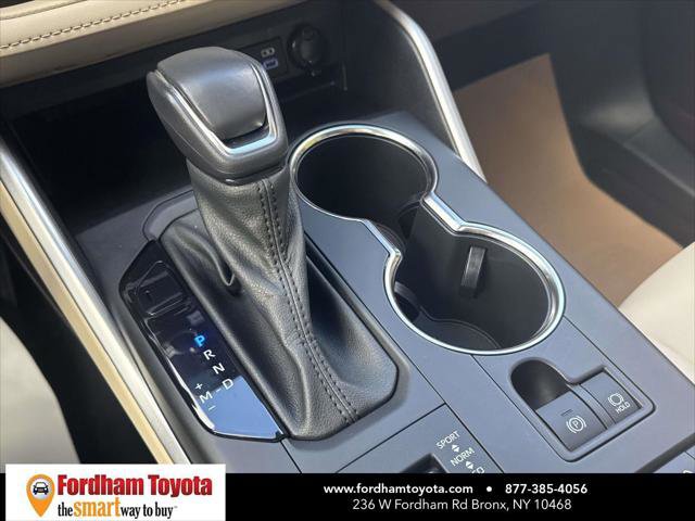 Certified 2022 Toyota Highlander XLE image 32