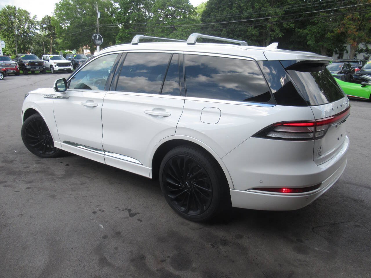 Used 2021 Lincoln Aviator Reserve w/ Equipment Group 208A AWD/4WD image 16