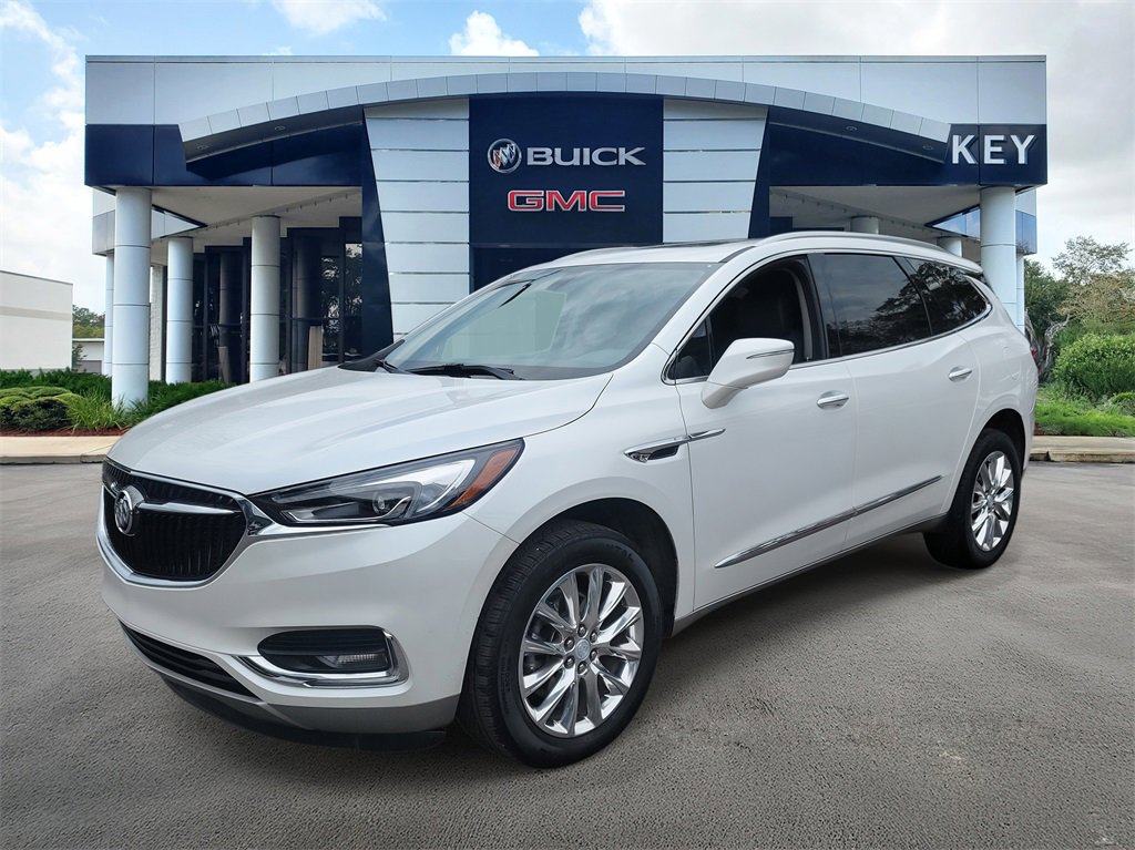 Used 2021 Buick Enclave Essence w/ Sound and Sites Package image 3