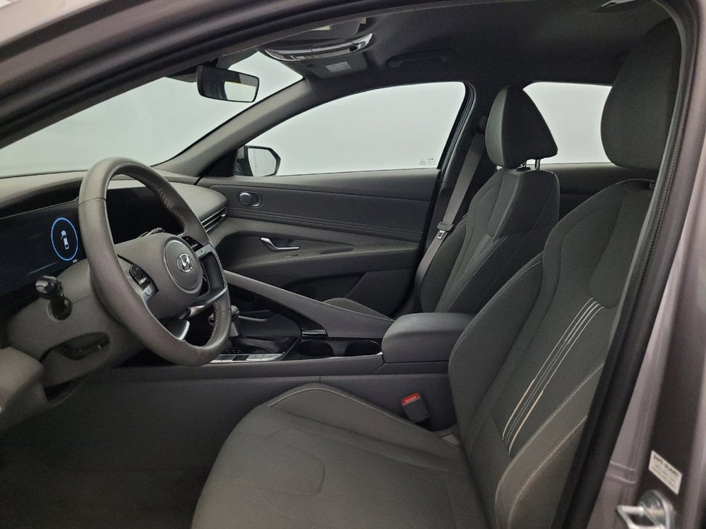 Used 2023 Hyundai Elantra SEL w/ Convenience Package FWD image 17