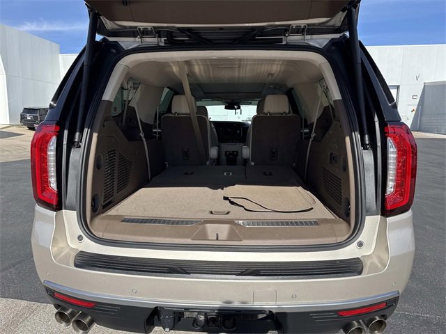 Used 2024 GMC Yukon XL Denali image 4