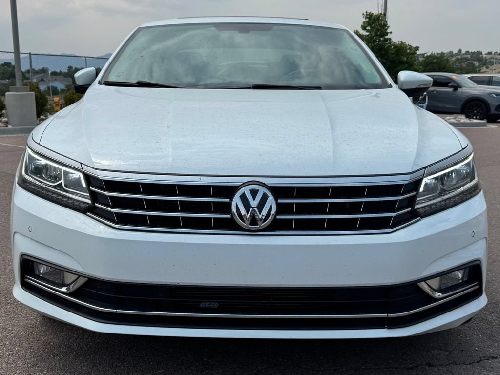 Used 2018 Volkswagen Passat 2.0T SE FWD image 2
