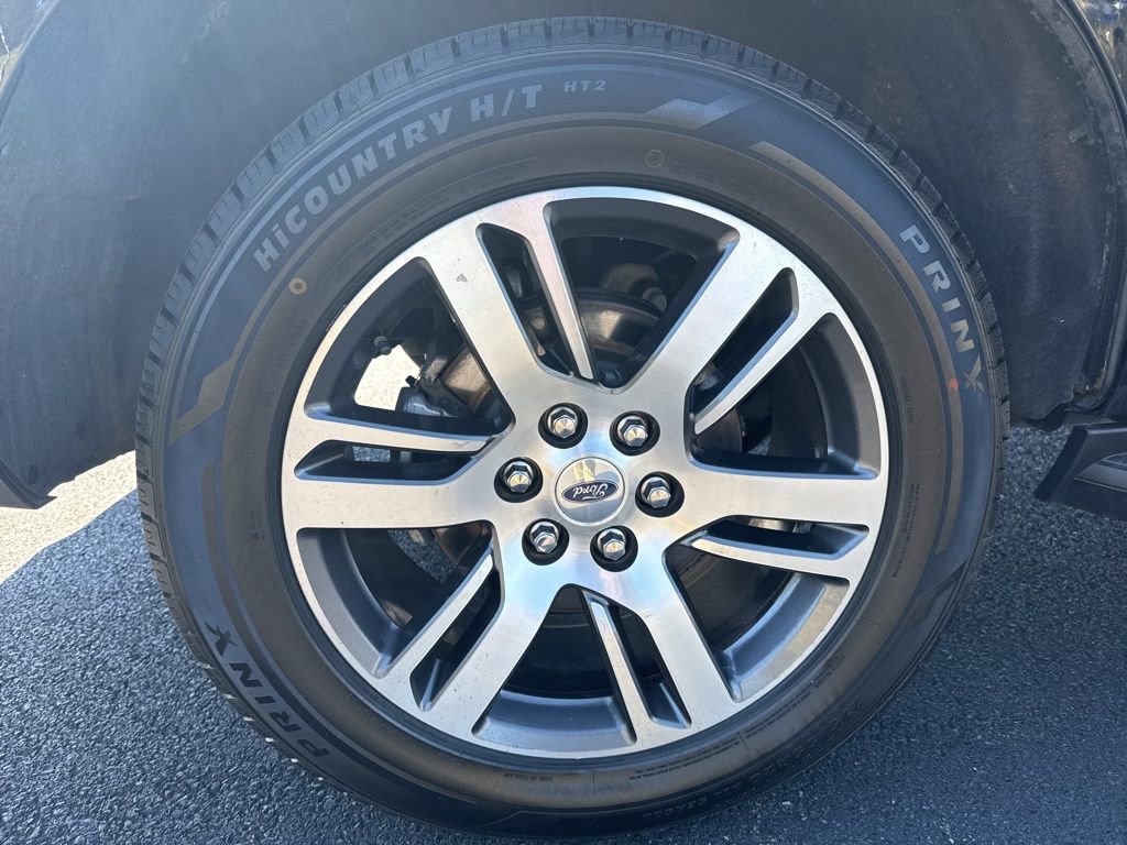 Used 2024 Ford Expedition Limited image 9