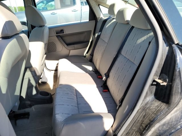 Used 2010 Ford Focus SE FWD image 11