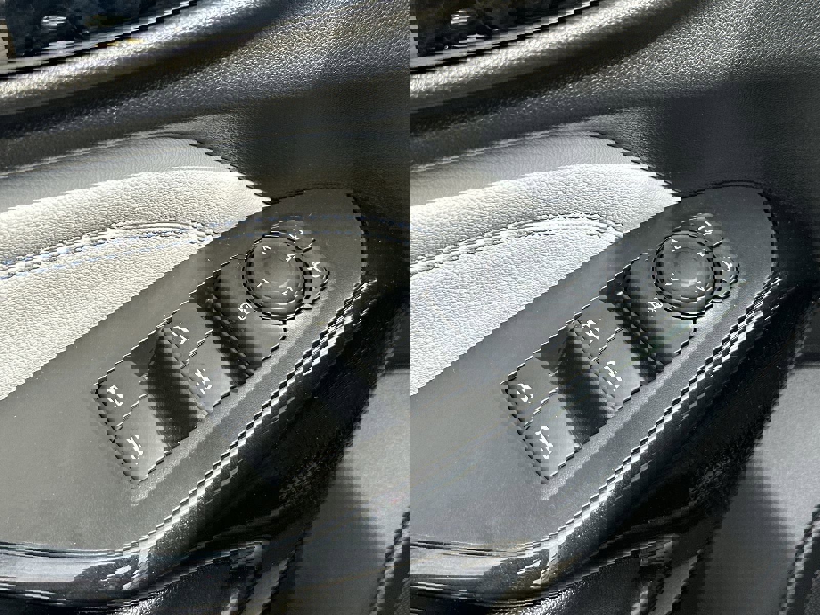 Used 2025 Chevrolet Trax LT w/ LT Convenience Package image 15