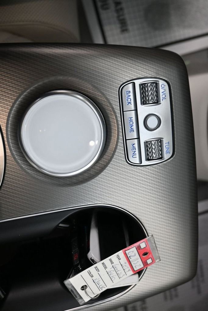 Used 2024 Genesis GV60 RWD image 17