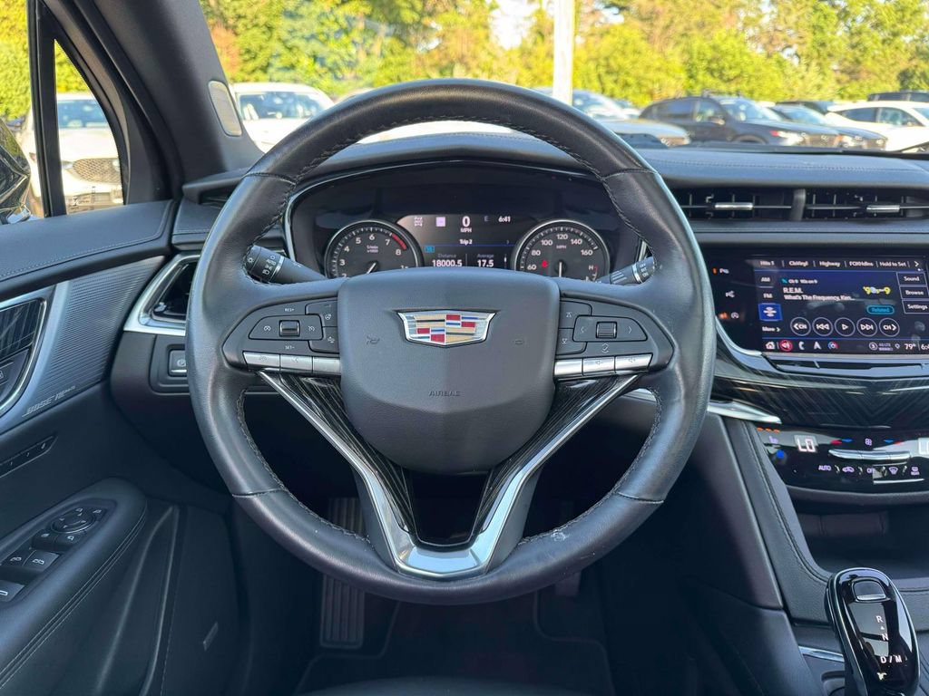 Used 2023 Cadillac XT6 Premium Luxury w/ Technology Package AWD/4WD image 23