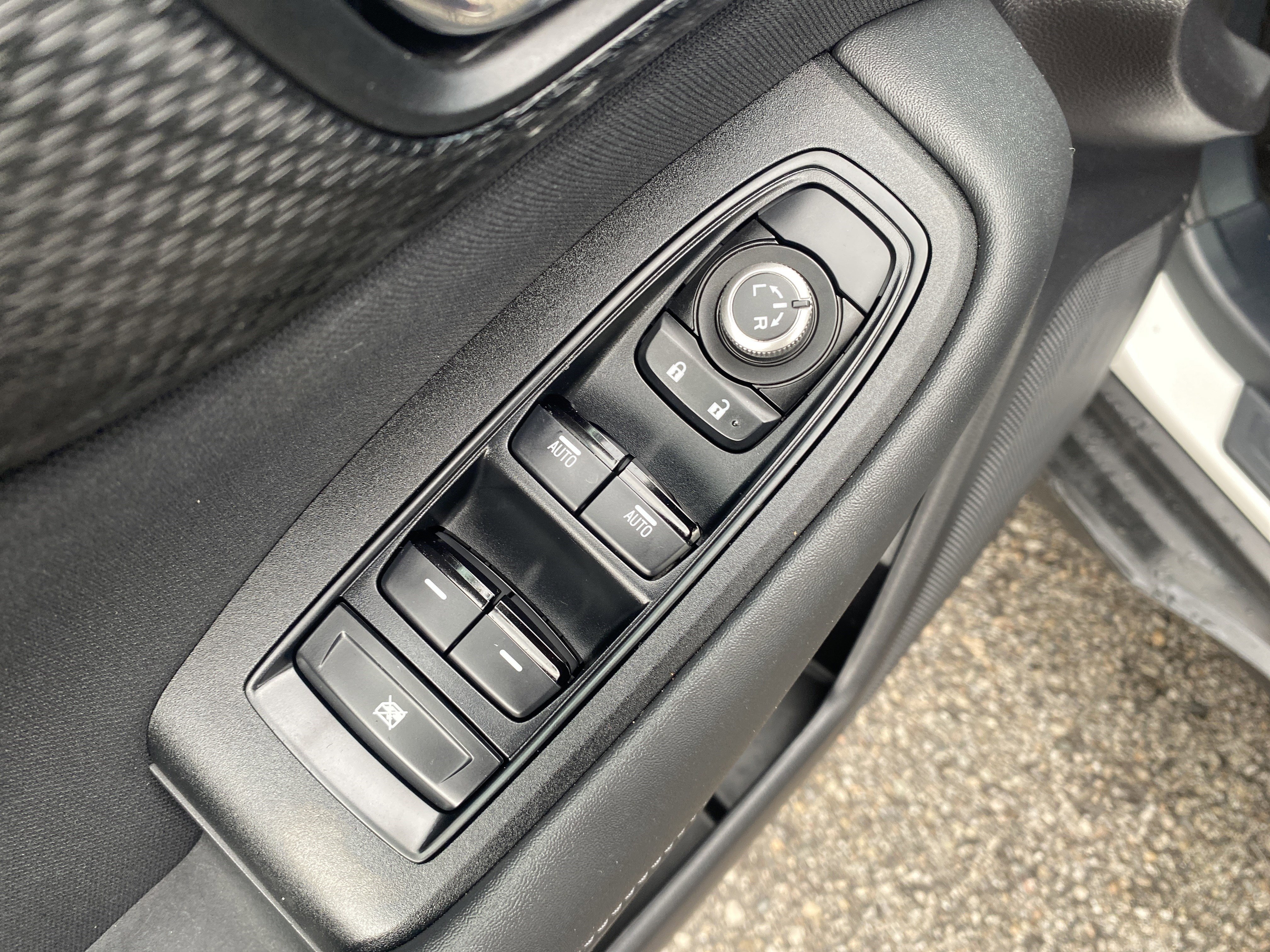 Used 2025 Subaru Outback Premium image 17