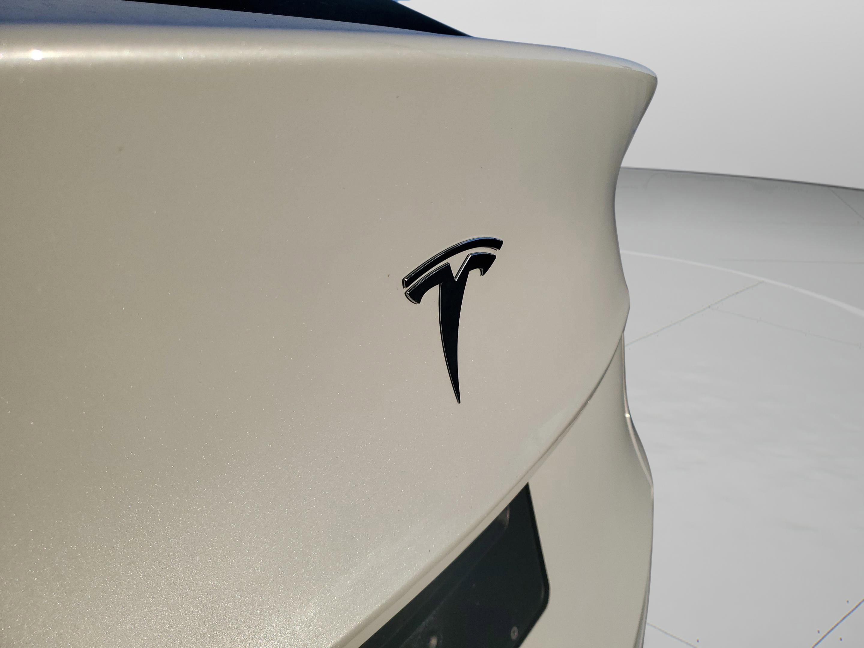 Used 2025 Tesla Model Y Long Range RWD image 30