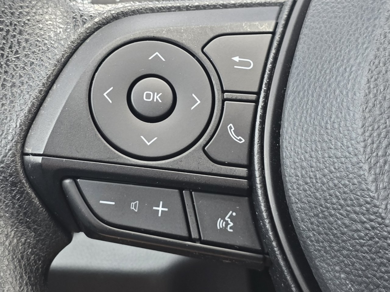 Certified 2023 Toyota RAV4 LE AWD/4WD image 29