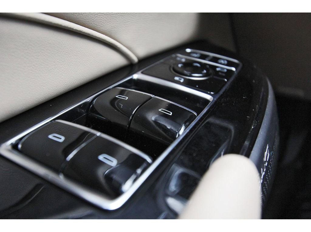 New 2025 Cadillac Lyriq Sport w/ Nappa Leather Package image 14