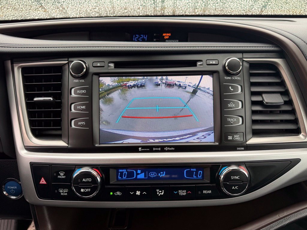 Used 2019 Toyota Highlander XLE AWD/4WD image 23
