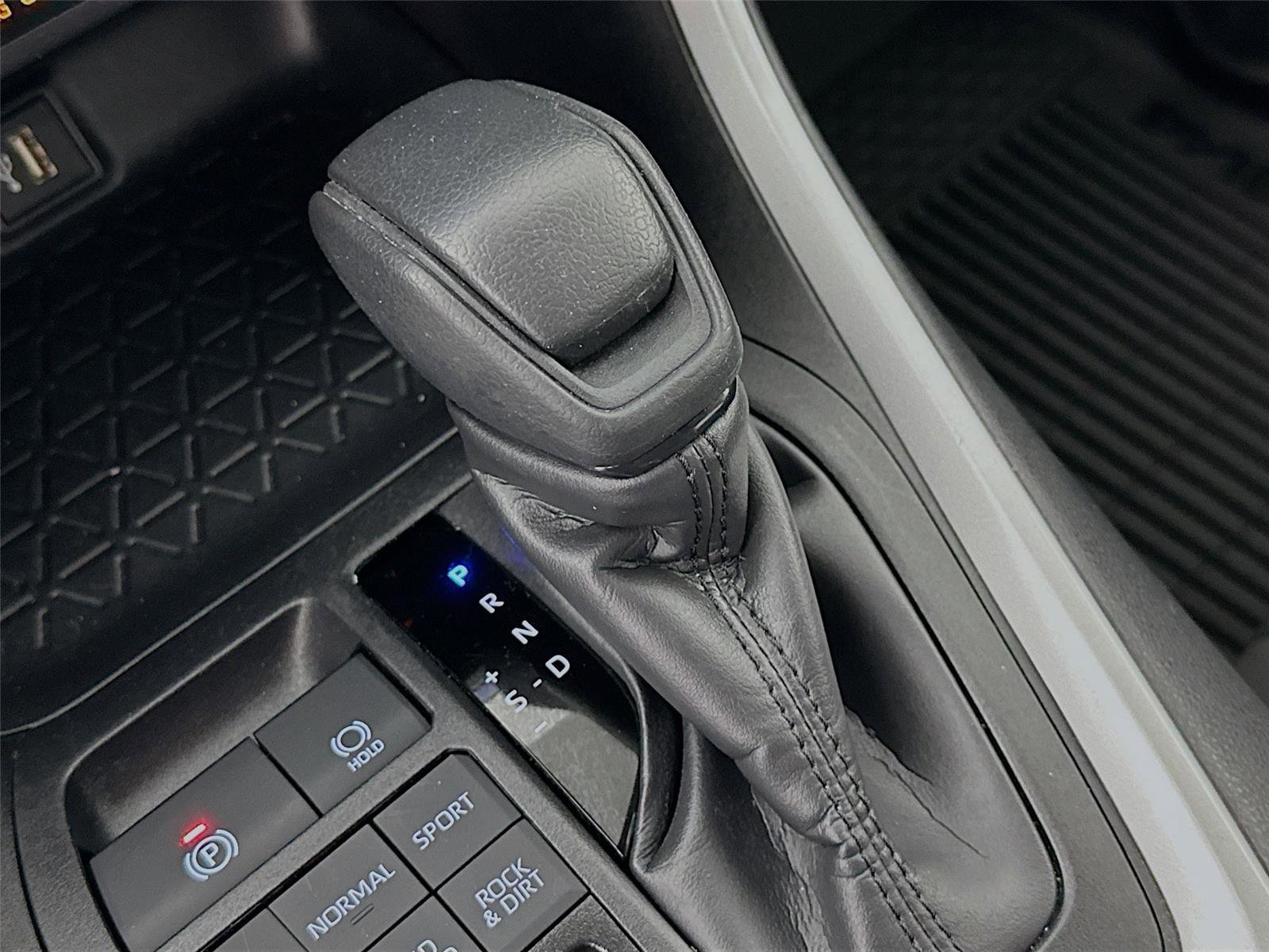 Certified 2025 Toyota RAV4 XLE AWD/4WD image 15