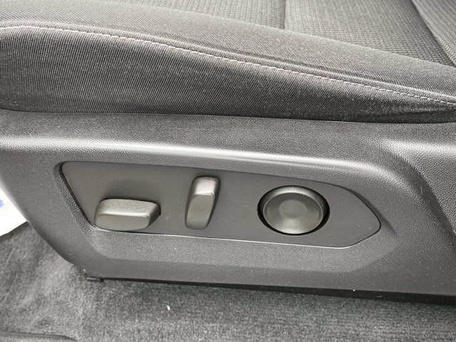 Used 2023 Chevrolet Colorado LT w/ LT Convenience Package II AWD/4WD image 6