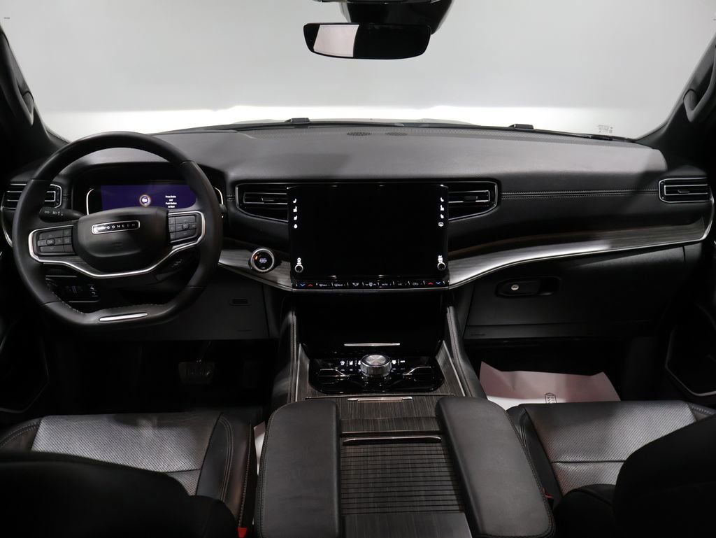 Used 2024 Jeep Wagoneer L Series III w/ Flexible Seating Group image 16