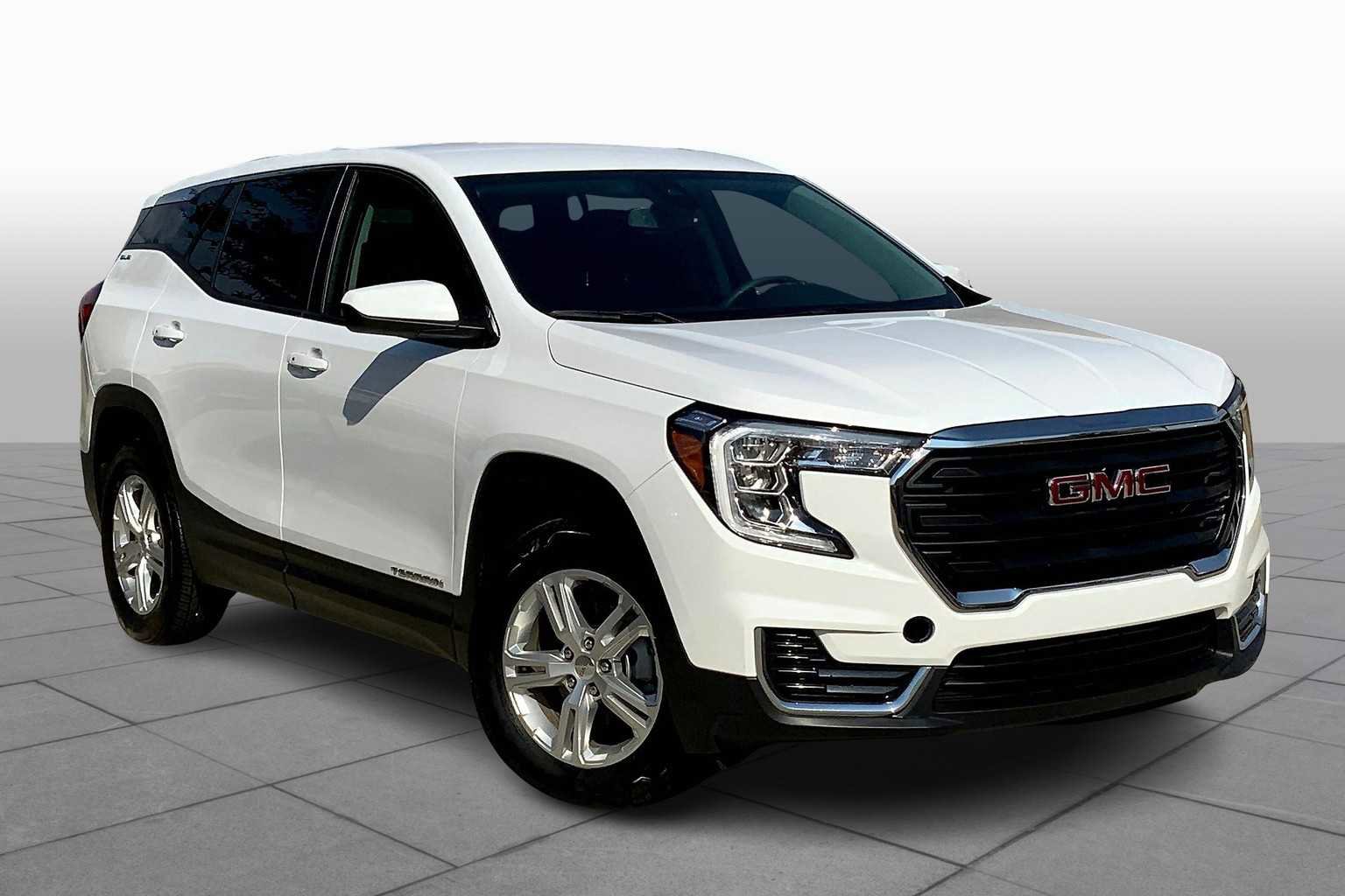 Used 2024 GMC Terrain SLE image 2