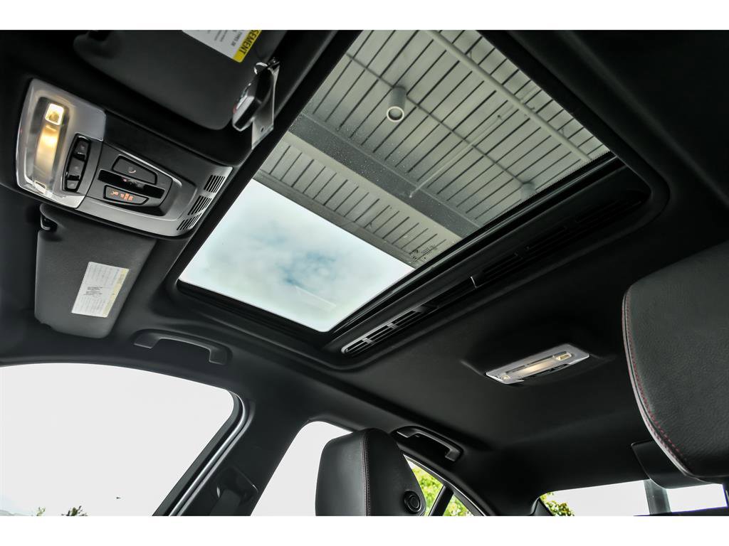 Used 2017 BMW 330i xDrive Sedan image 13