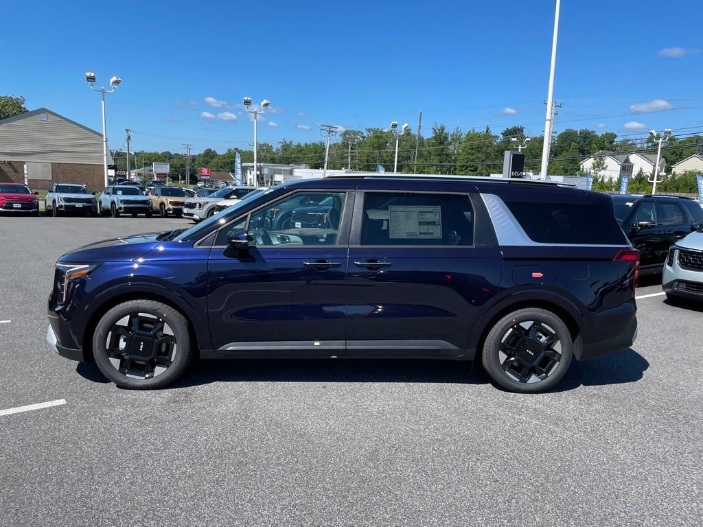 New 2027 Kia Carnival EX FWD image 4