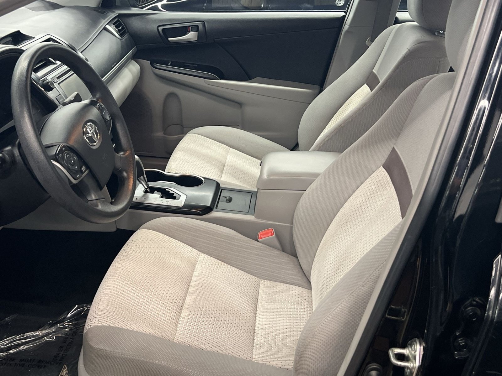 Used 2014 Toyota Camry LE w/ Moonroof Package FWD image 8